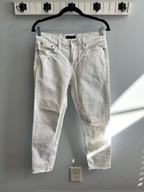 Banana Republic White Slim Straight women’s Jean cropped